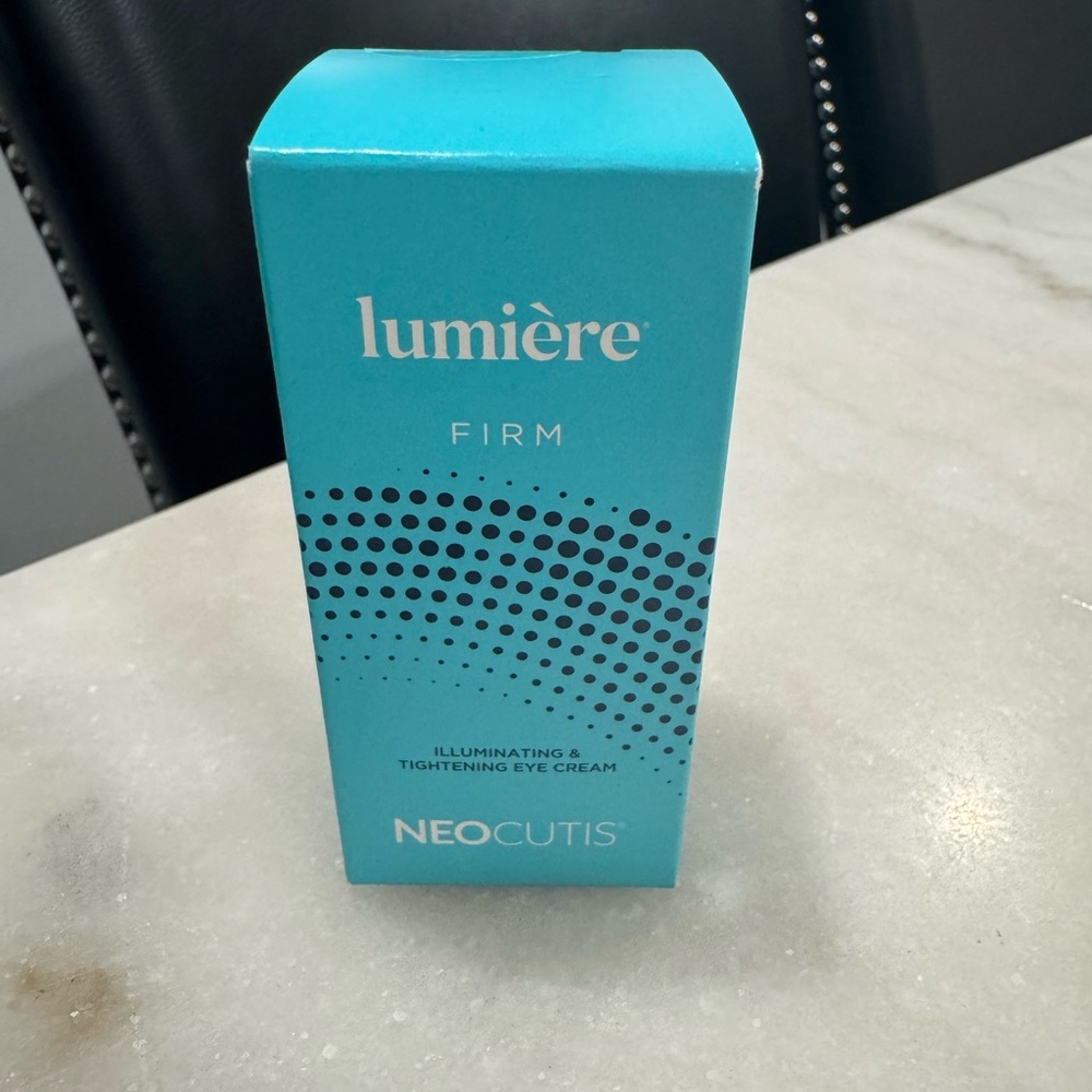 Neo cutis Lumiere Illuminating Tightening Eye Cream